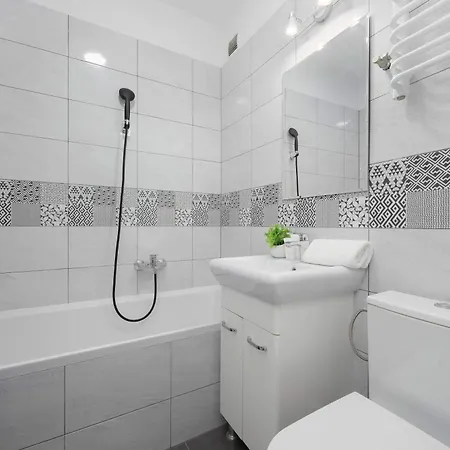 דירה Cozy With Workspace And Close To Metro By Renters