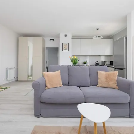 Cozy With Workspace And Close To Metro By Renters * ורשה