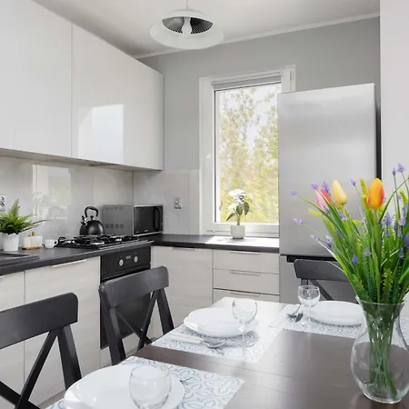 דירה Cozy With Workspace And Close To Metro By Renters