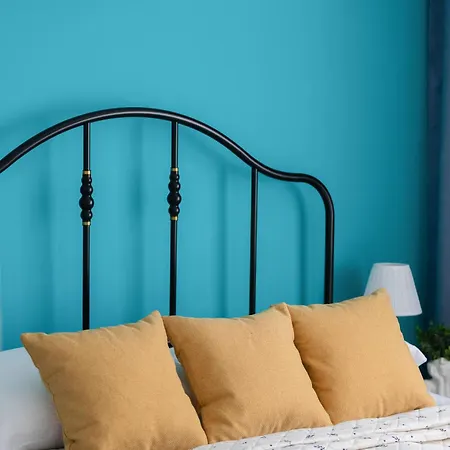 Cozy With Workspace And Close To Metro By Renters *