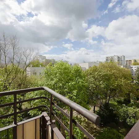 Cozy With Workspace And Close To Metro By Renters * ורשה